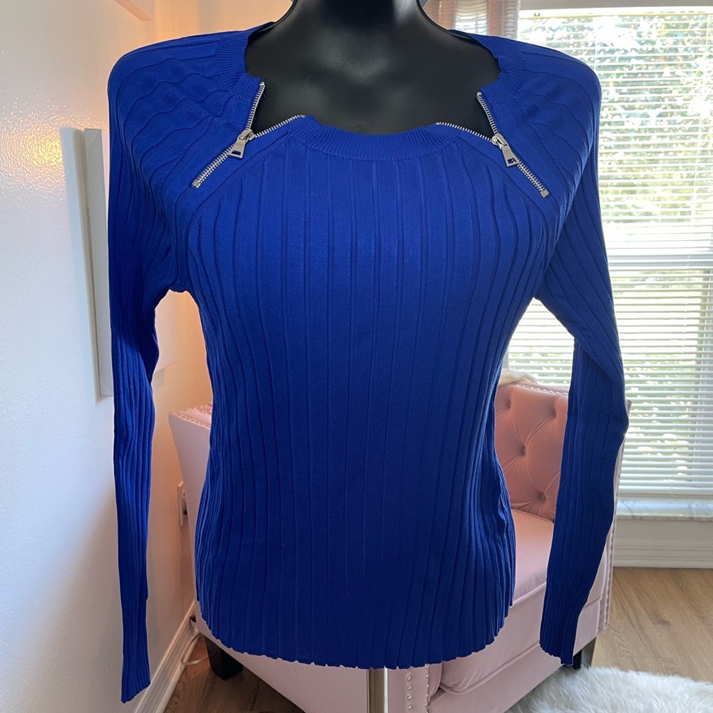 New sweater with tags